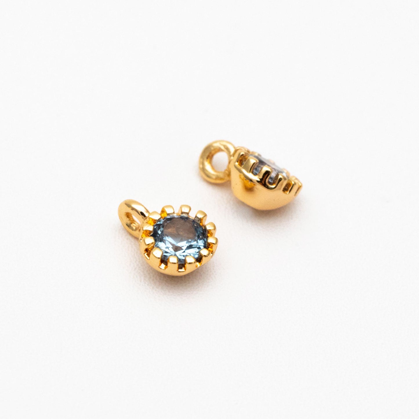 10pcs Gold Plated Round CZ Charms: Mini Cubic Zirconia Coin Pendant 4x6mm (GB-565)