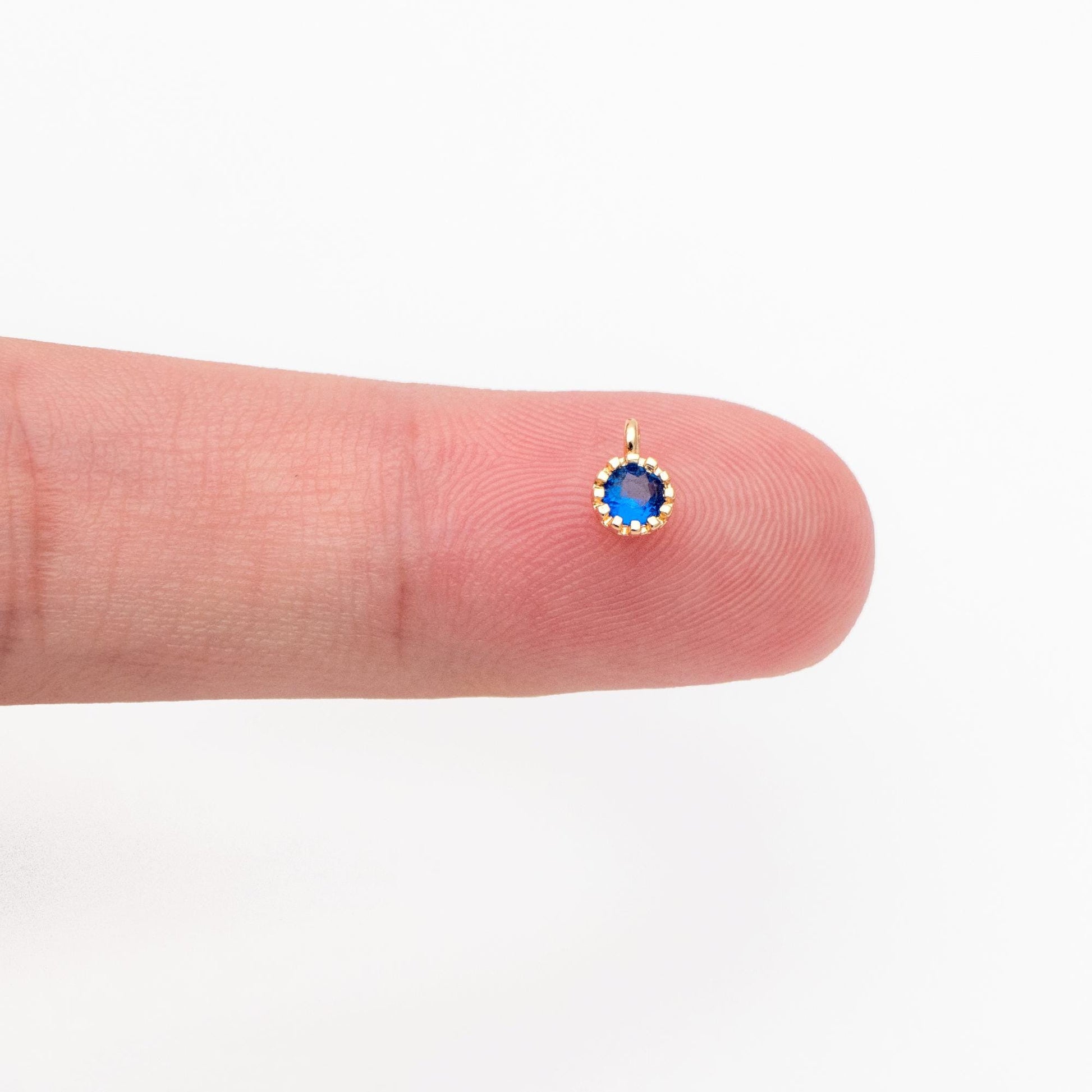 10pcs Gold Plated Round CZ Charms: Mini Cubic Zirconia Coin Pendant 4x6mm (GB-565)