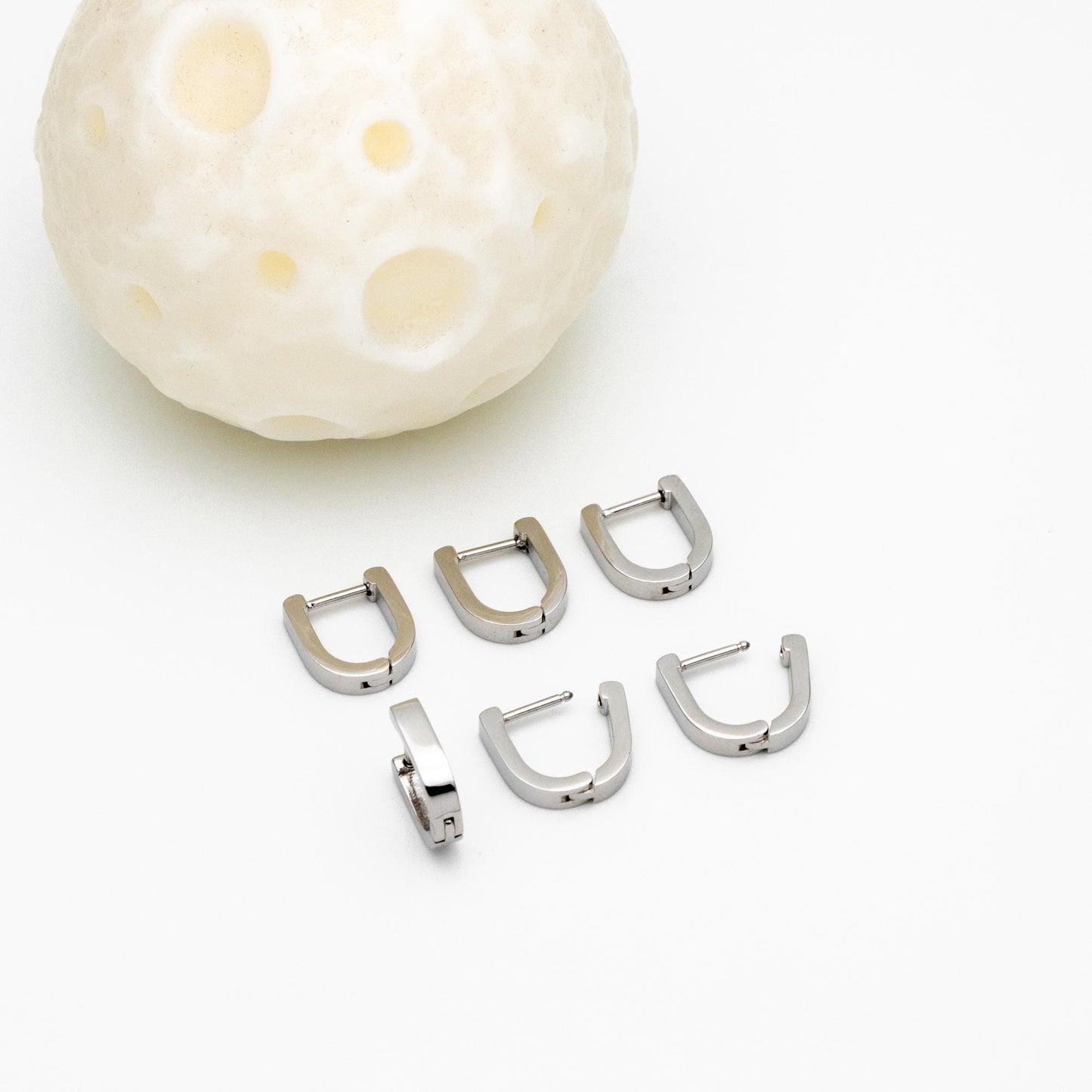 4pcs Horseshoe Huggie Earrings, 18K Gold/ Rhodium plated Stainless Steel, U-Shape Hoop Earring Components (GB-2742)