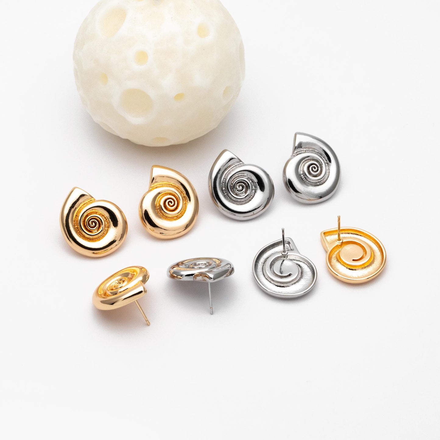 4pcs Gold/ Silver Tone Shell Earrings 24x20mm, Gold/ Rhodium plated Brass Seashell Stud Earrings (GB-4565)
