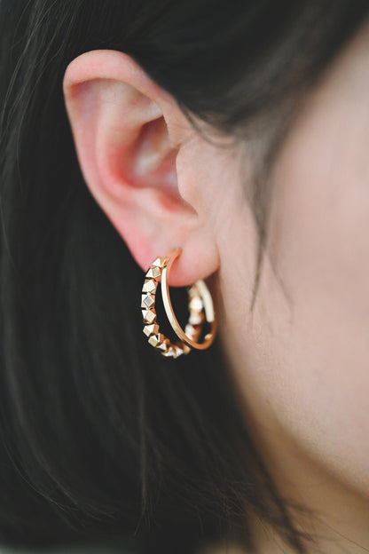 4pcs Gold Plated Beaded Hoop Earrings: Geometric Huggie Studs, 22mm/25mm (GB-3418)