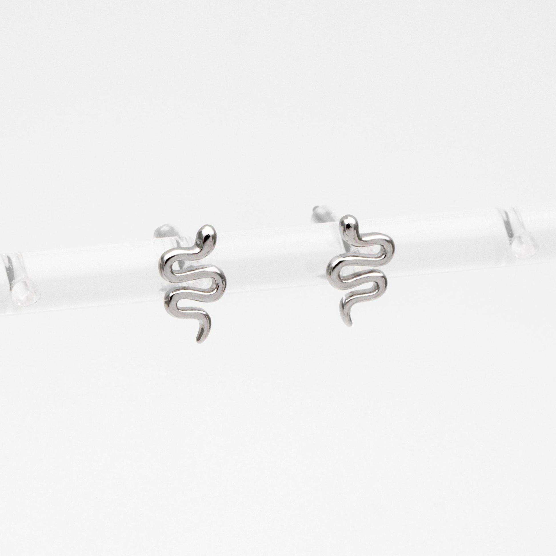 10pcs Gold/ Silver Snake Earrings 6x10mm, Gold/ Rhodium Plated Brass, Minimalist Snake Stud Earrings (GB-4076)