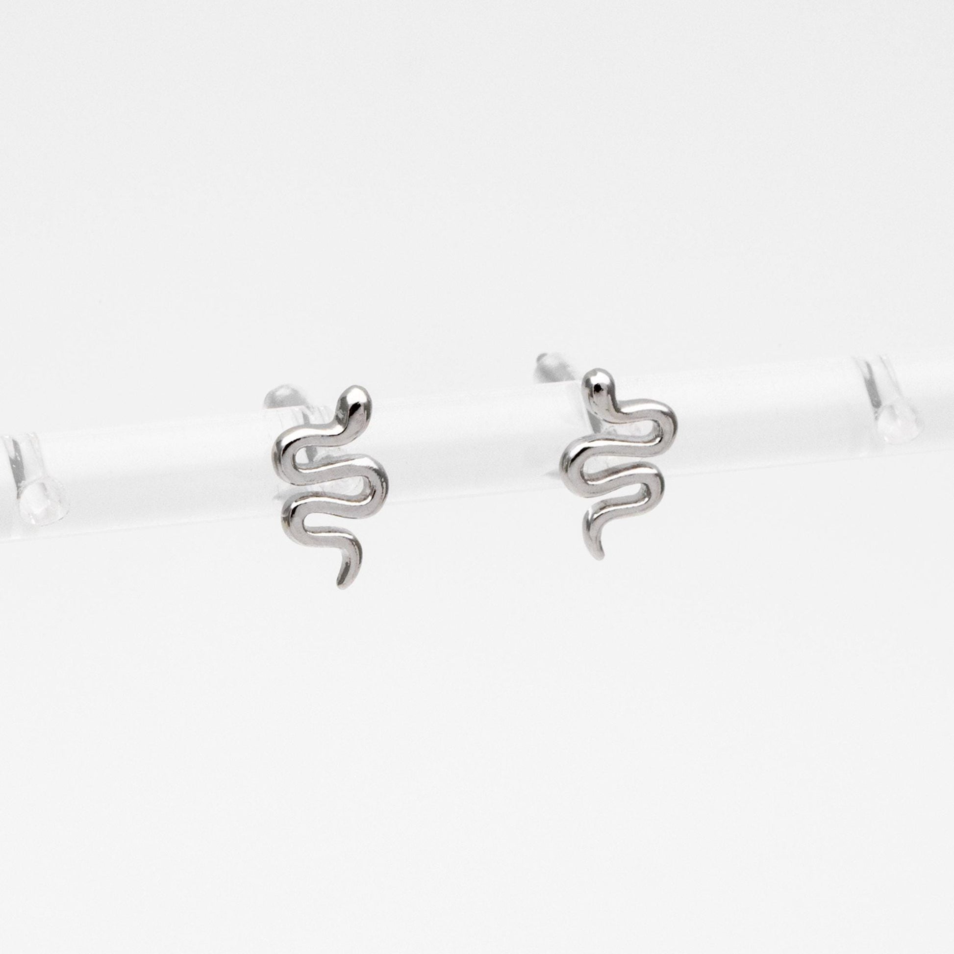 10pcs Gold/ Silver Snake Earrings 6x10mm, Gold/ Rhodium Plated Brass, Minimalist Snake Stud Earrings (GB-4076)