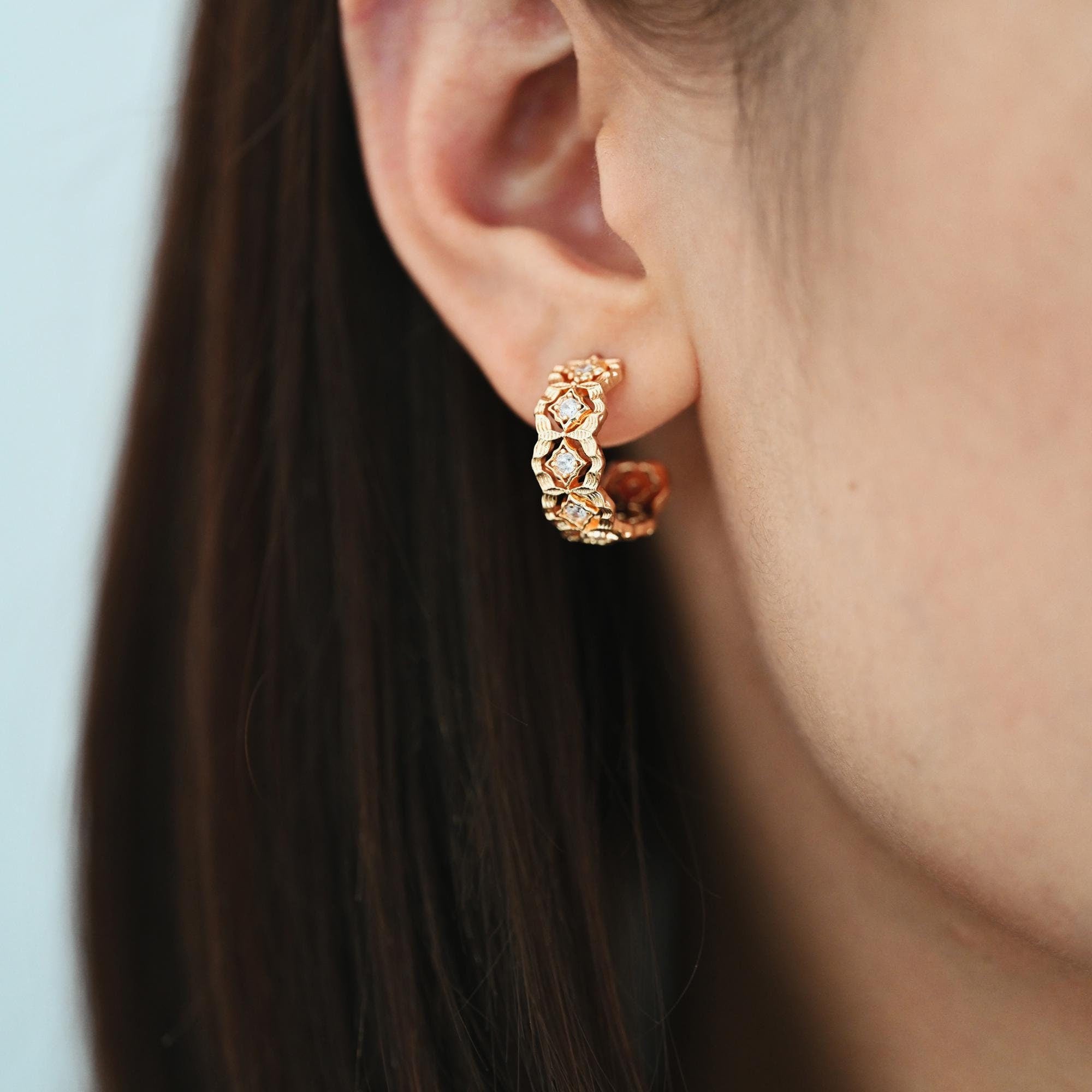 4pcs CZ Pave Gold/ Silver Tone Round Circle Earrings, Gold/ Rhodium plated Brass, Geometric Hoop Stud Earrings (GB-4512)