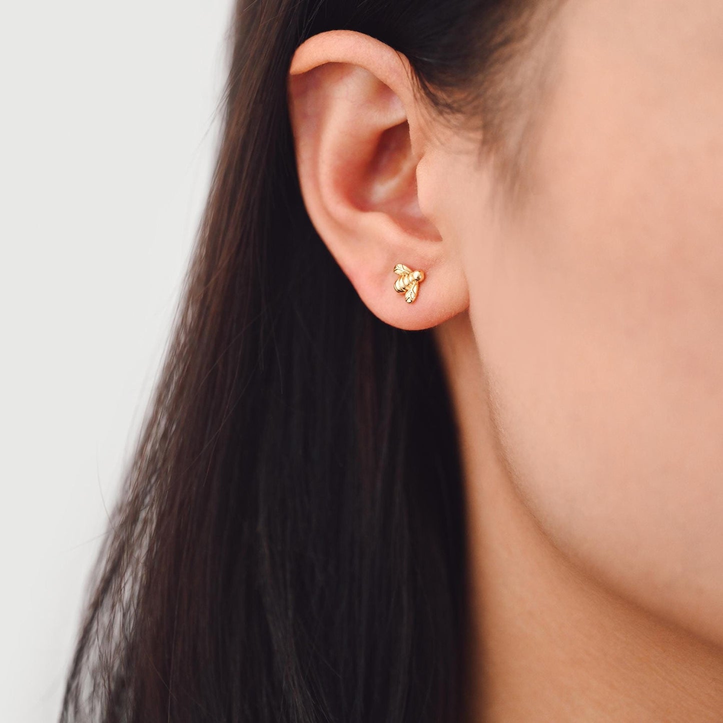 10pcs Gold/ Silver Bee Ear posts 7x8mm, Gold/ Rhodium Plated Brass Minimalist Stud Earrings (GB-3847)