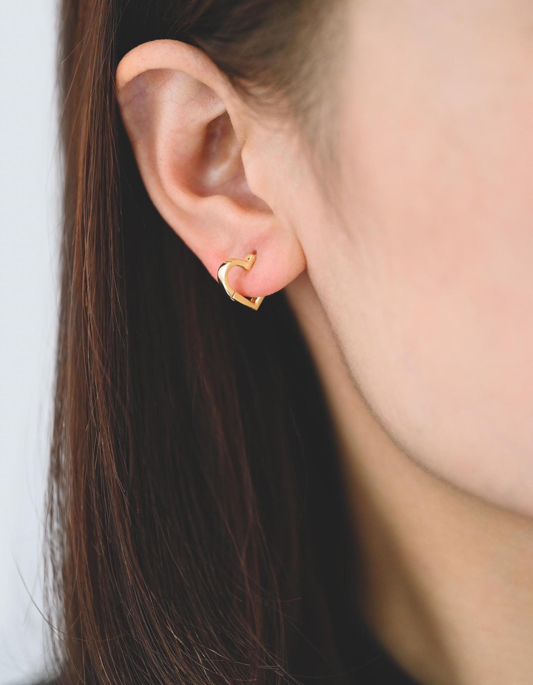 4pcs Gold/ Silver Tone Heart Huggie Earrings, 18K Gold/ Rhodium plated Brass, Dainty Hoop Earrings (GB-4535)