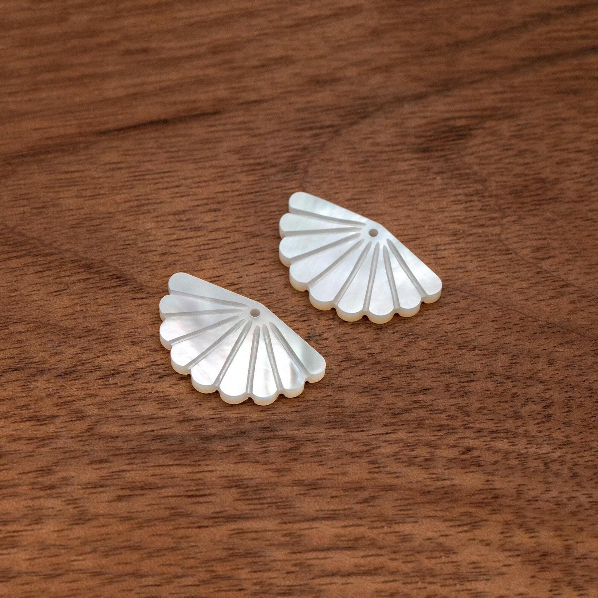 4pcs Fan-Shaped White Mother of Pearl Charm, MOP Shell Pendant, Shell Charm, Mother of Pearl Jewelry Making Findings (V1436)