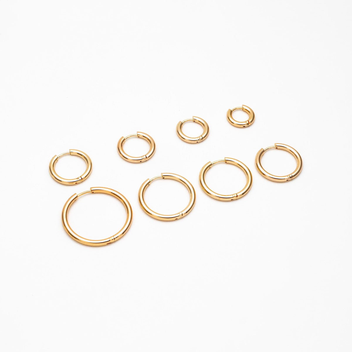 10pcs Gold/ Silver Tone Huggie Earrings, 2.5mm thick, 13/ 15/ 17/ 19/ 21 /23 /25 /30mm, Stainless Steel Hoops (GB-2191)