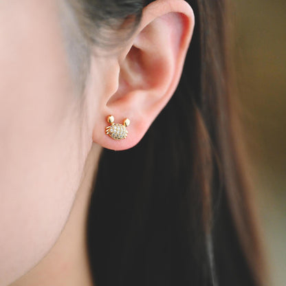 4pcs CZ Pave Gold Crab Earrings, Gold plated Brass, Dianty Crab Stud Earrings (GB-4069)