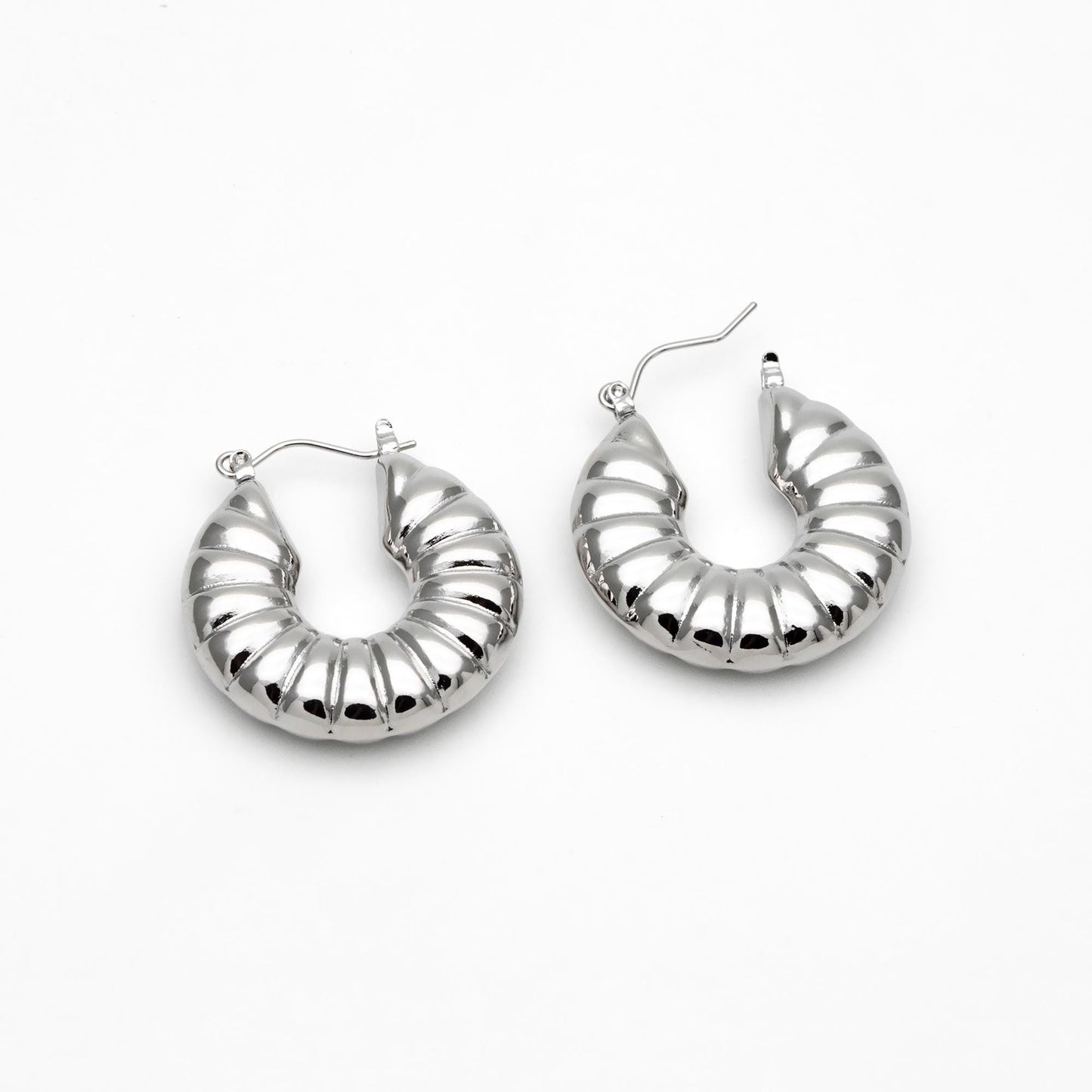 4pcs Silver Tone Circle Earrings 32x30mm, Rhodium plated Brass, Minimalist Hoop Earrings (GB-4591)
