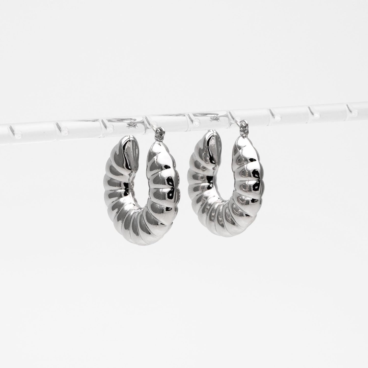 4pcs Silver Tone Circle Earrings 32x30mm, Rhodium plated Brass, Minimalist Hoop Earrings (GB-4591)