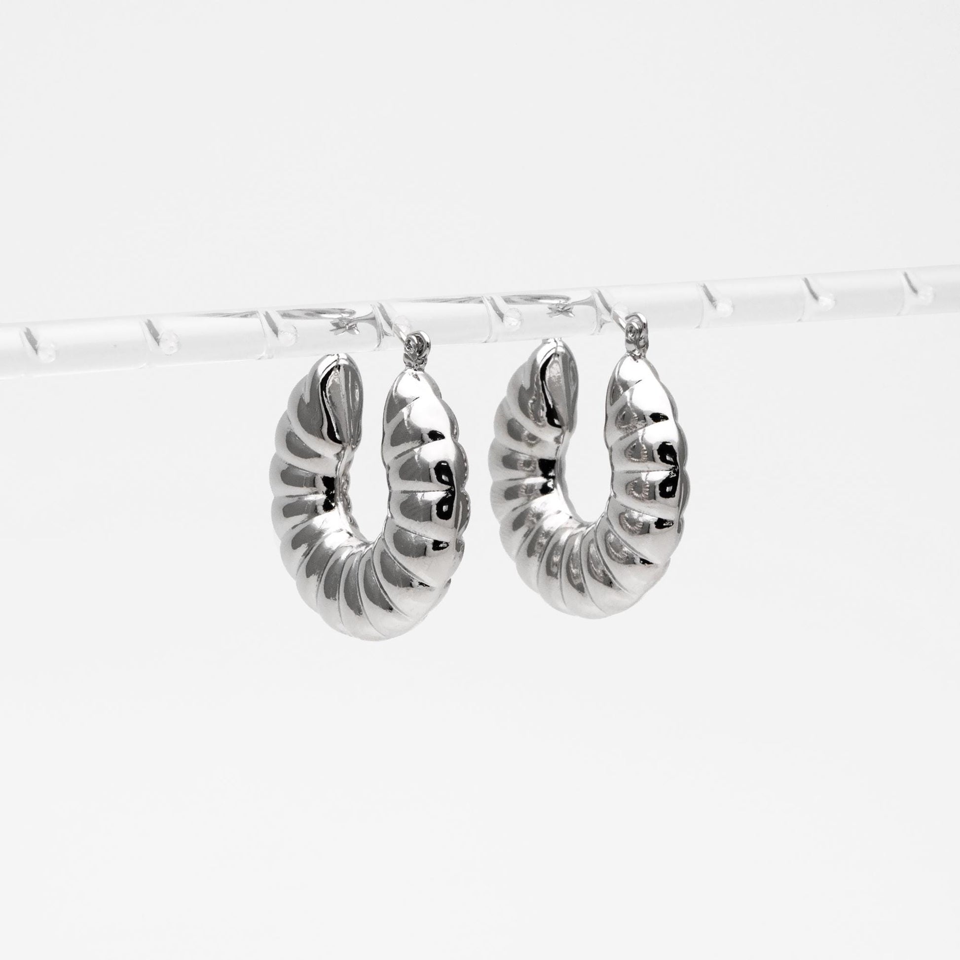 4pcs Silver Tone Circle Earrings 32x30mm, Rhodium plated Brass, Minimalist Hoop Earrings (GB-4591)