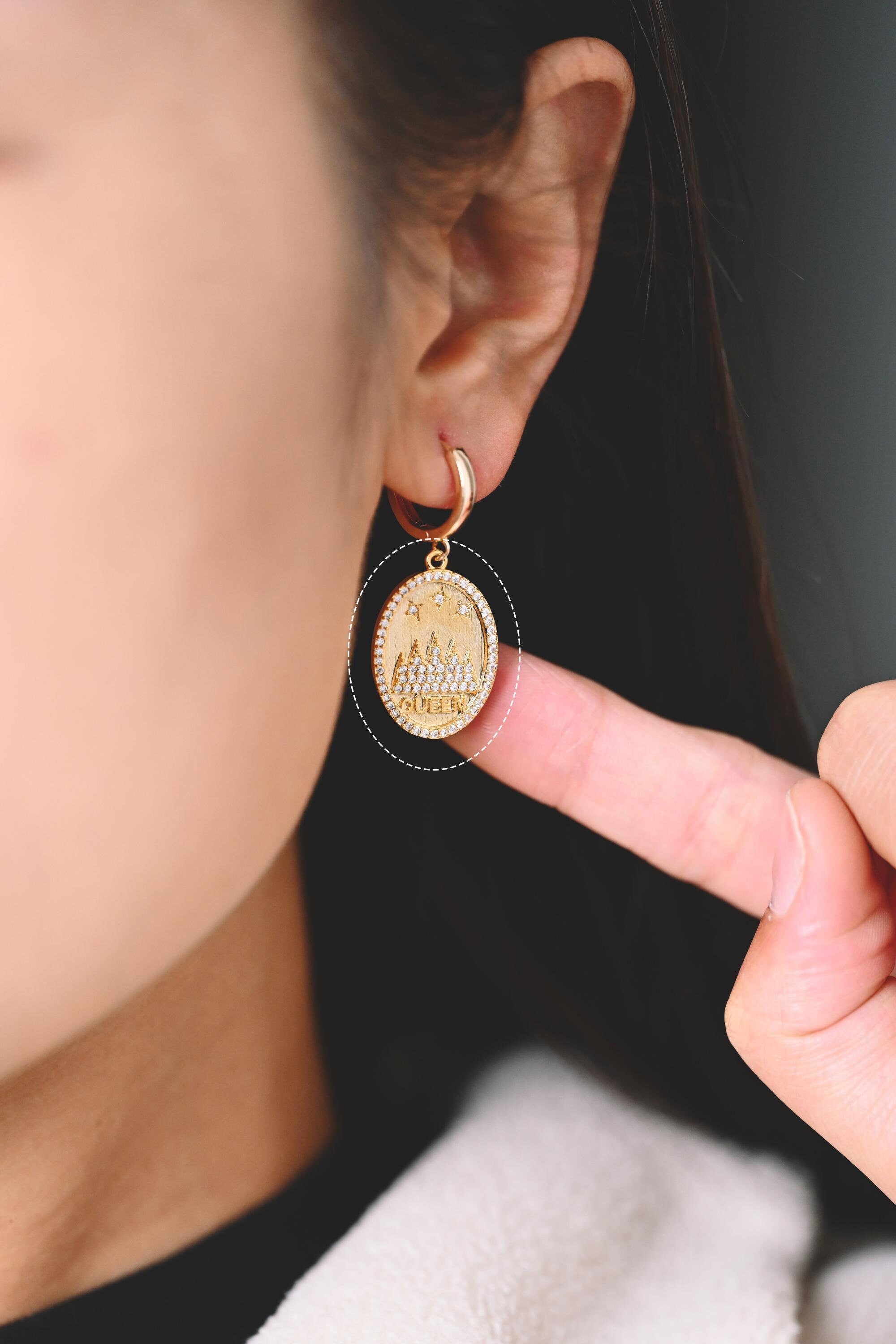 4pcs CZ Pave Gold Oval Queen Charms, Mountain and Stars Pendants (GB-1872-D)