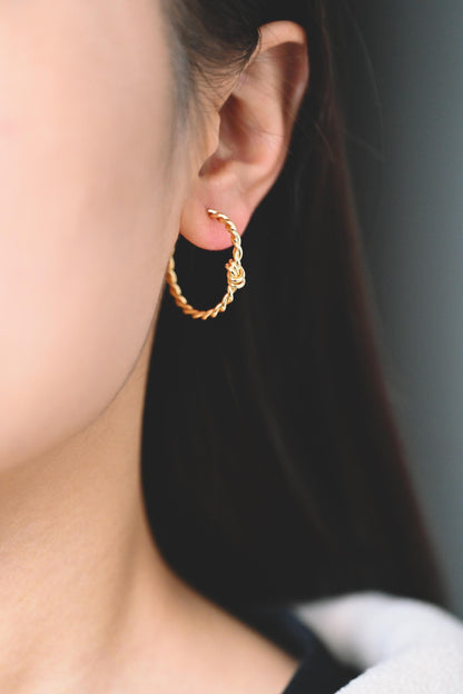 4pcs Gold Circle knot Earring Studs 25mm, 18K Gold plated Brass, Round Circle Earring (GB-2283)