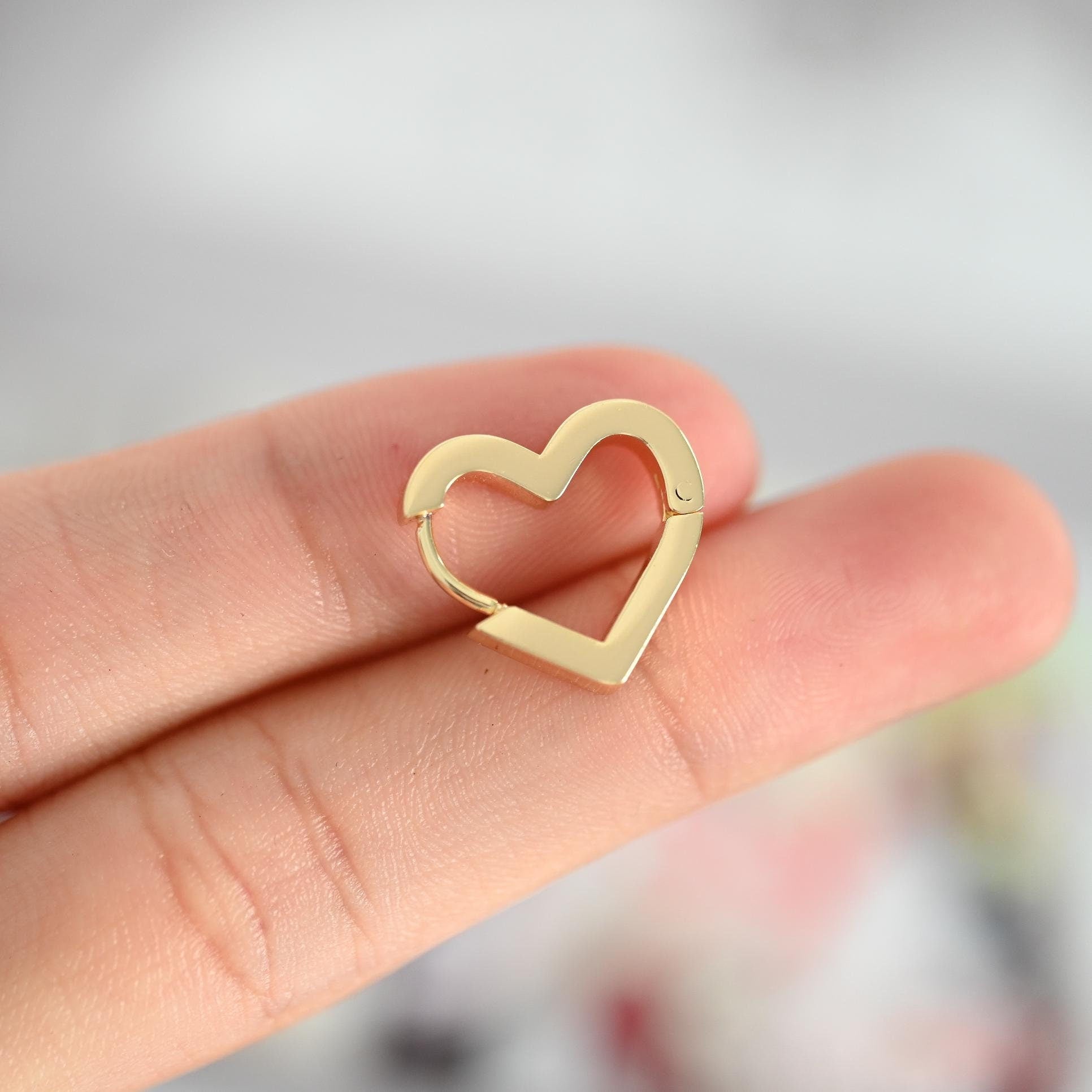 4pcs Heart Huggie Earrings, 18K Gold plated Stainless Steel, Hoop Earring Components (GB-2743)