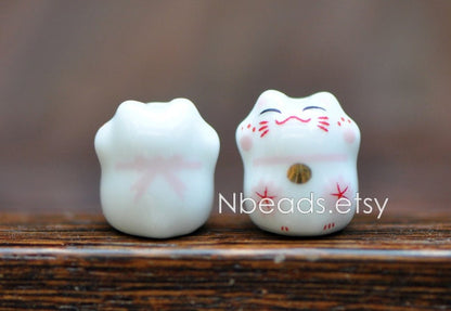 10 beads- Porcelain Lucky Cat beads 15mm, Ceramic Maneki Neko, Drilled with hole, (TC-149)