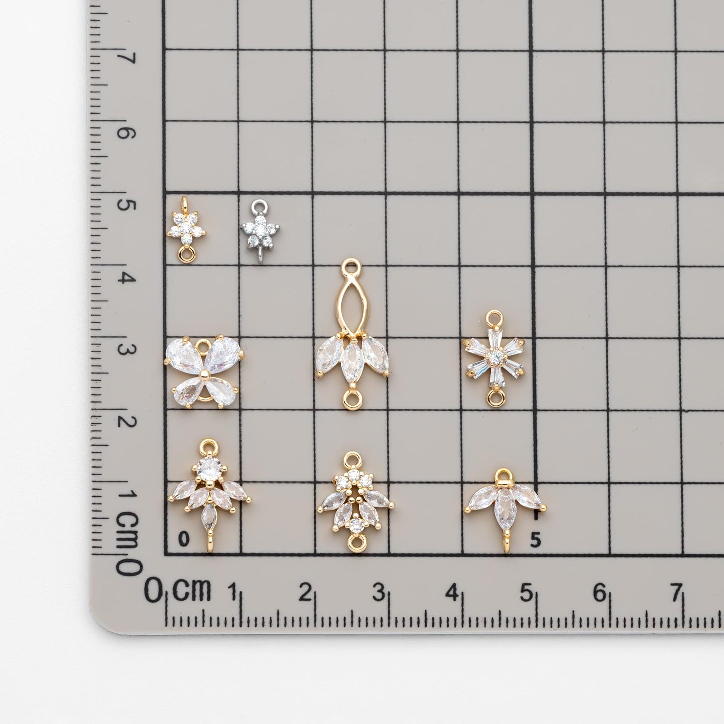 10pcs CZ Pave Flower Leaf Connector, 18K Gold plated Brass, Dainty Connector Charms (GB-3670)