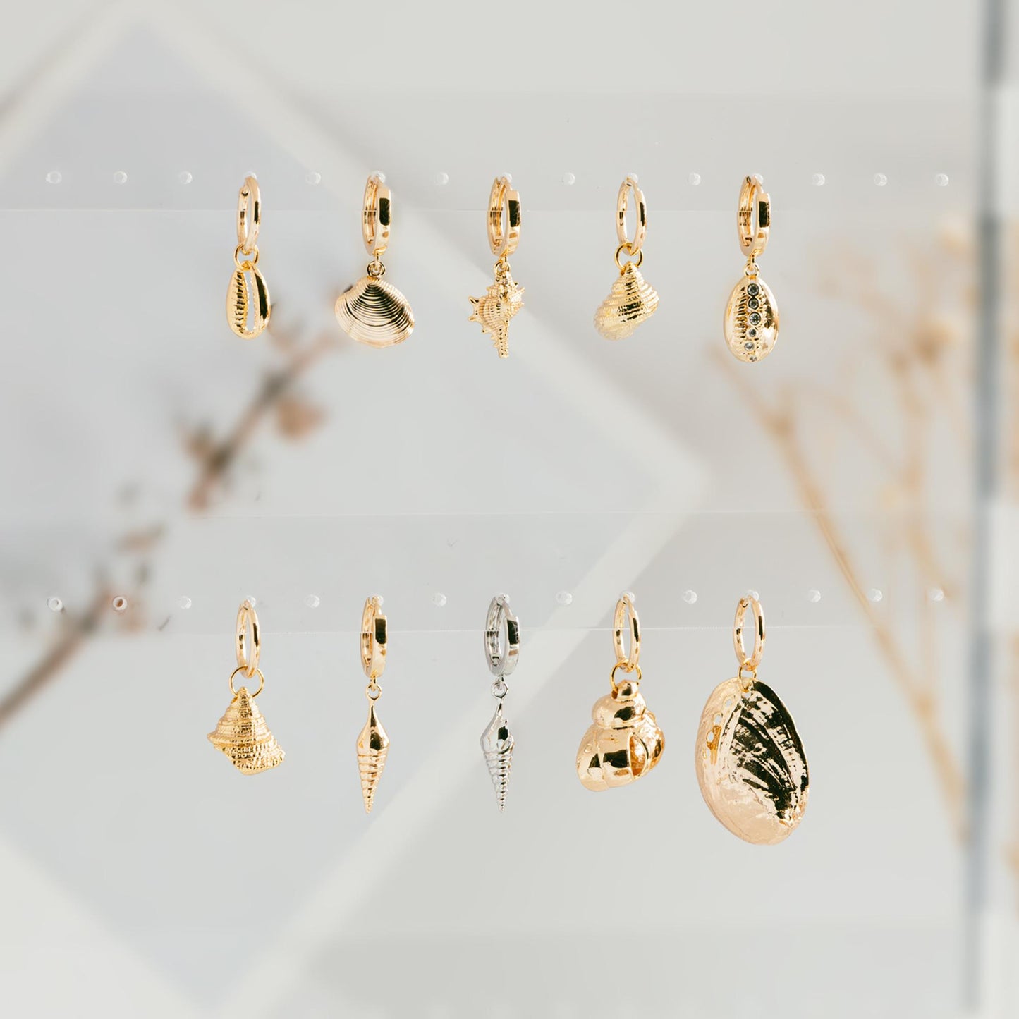10pcs Gold/ Silver tone Seashell Charms , 18K Gold/ Rhodium plated Brass, Dainty Shell Dangle Pendants (GB-2680)