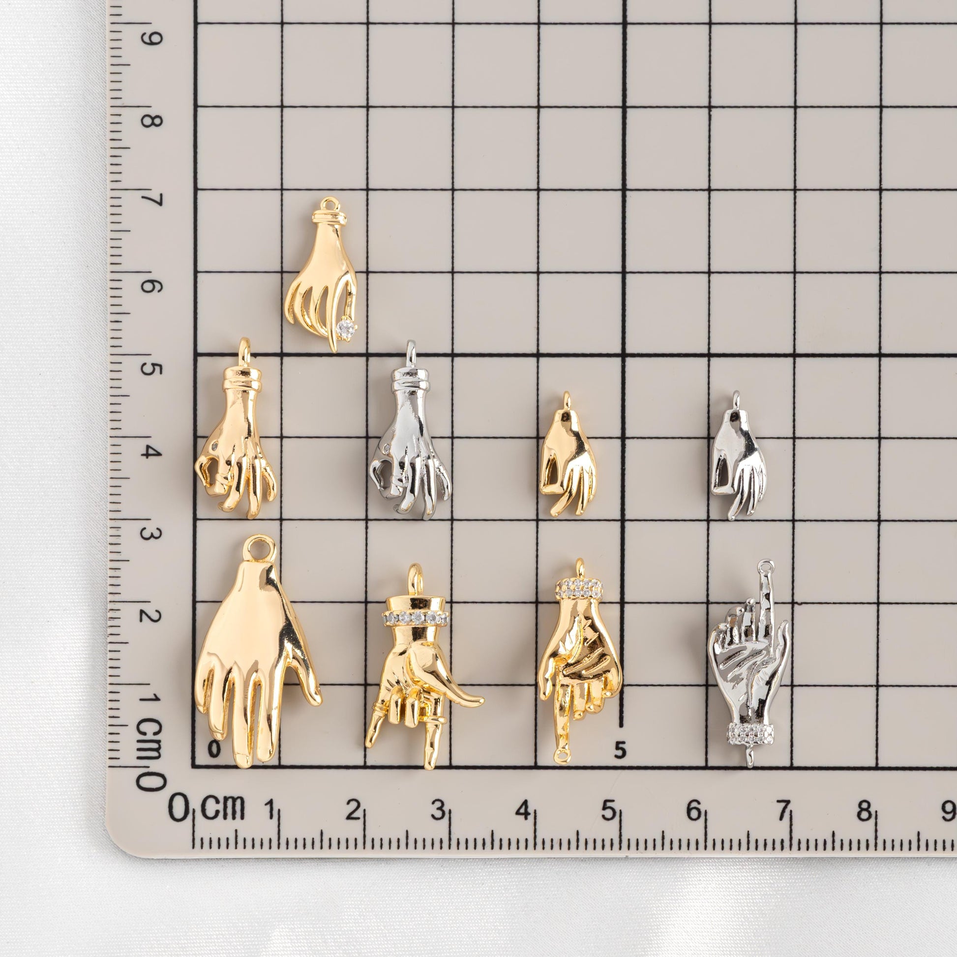 4pcs Gold/ Silver Hand Charms, Gold/ Rhodium plated Brass, DIY Jewelry Making Supplies (GB-4156)