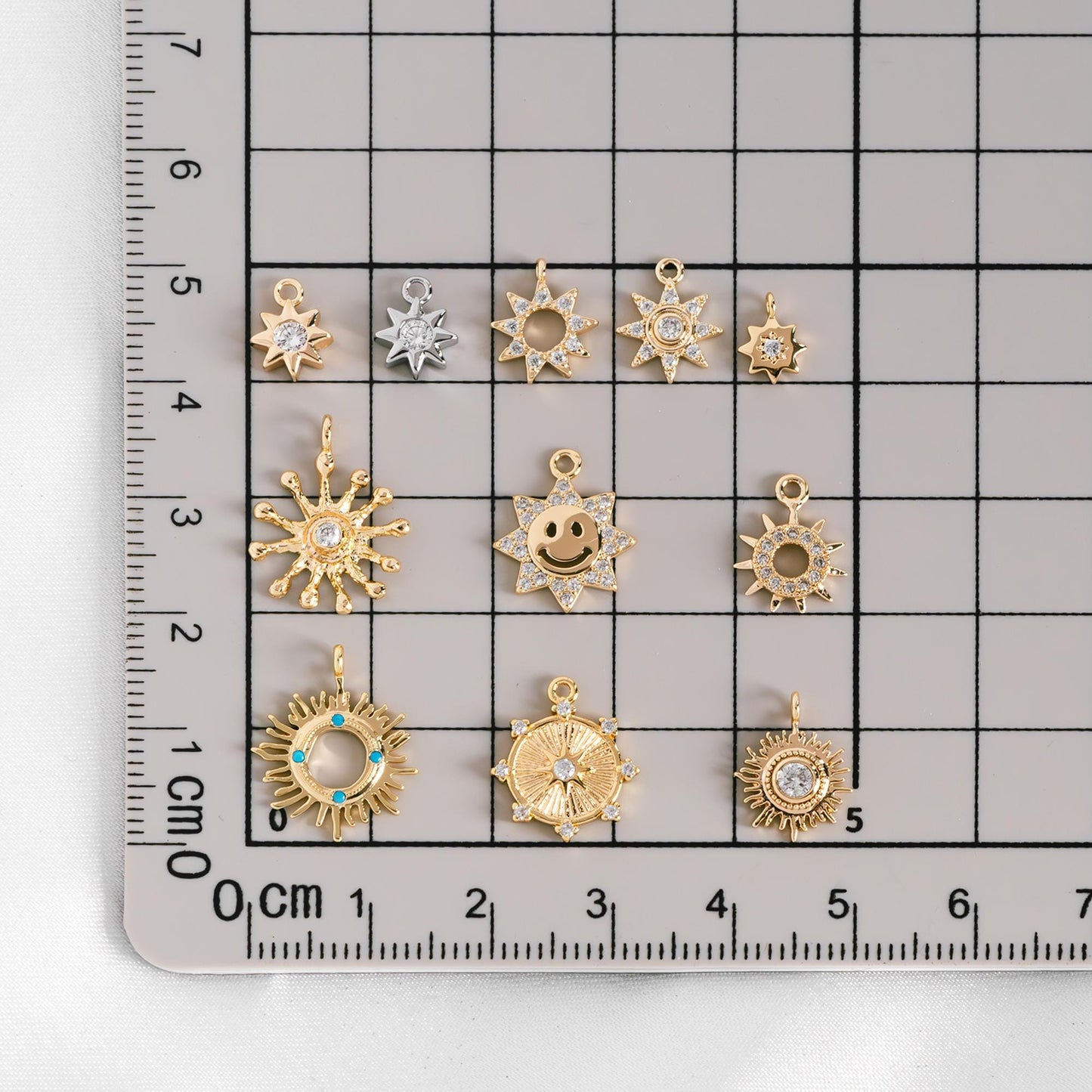 10pcs CZ Pave Gold/ Silver Sun Charm , 18K Gold/ Rhodium plated Brass, Sun Pendants (GB-1658)