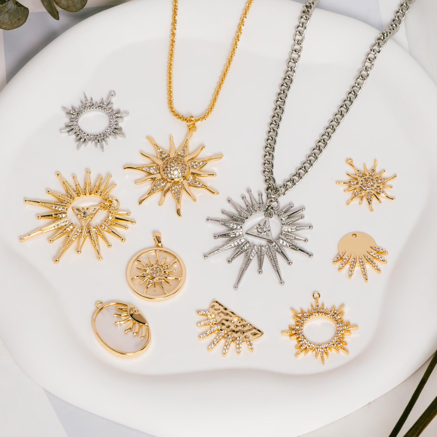 4pcs CZ Pave Gold/ Silver Sun Charms, 18K Gold/ Rhodium plated Brass, Sun Pendants (GB-2259)