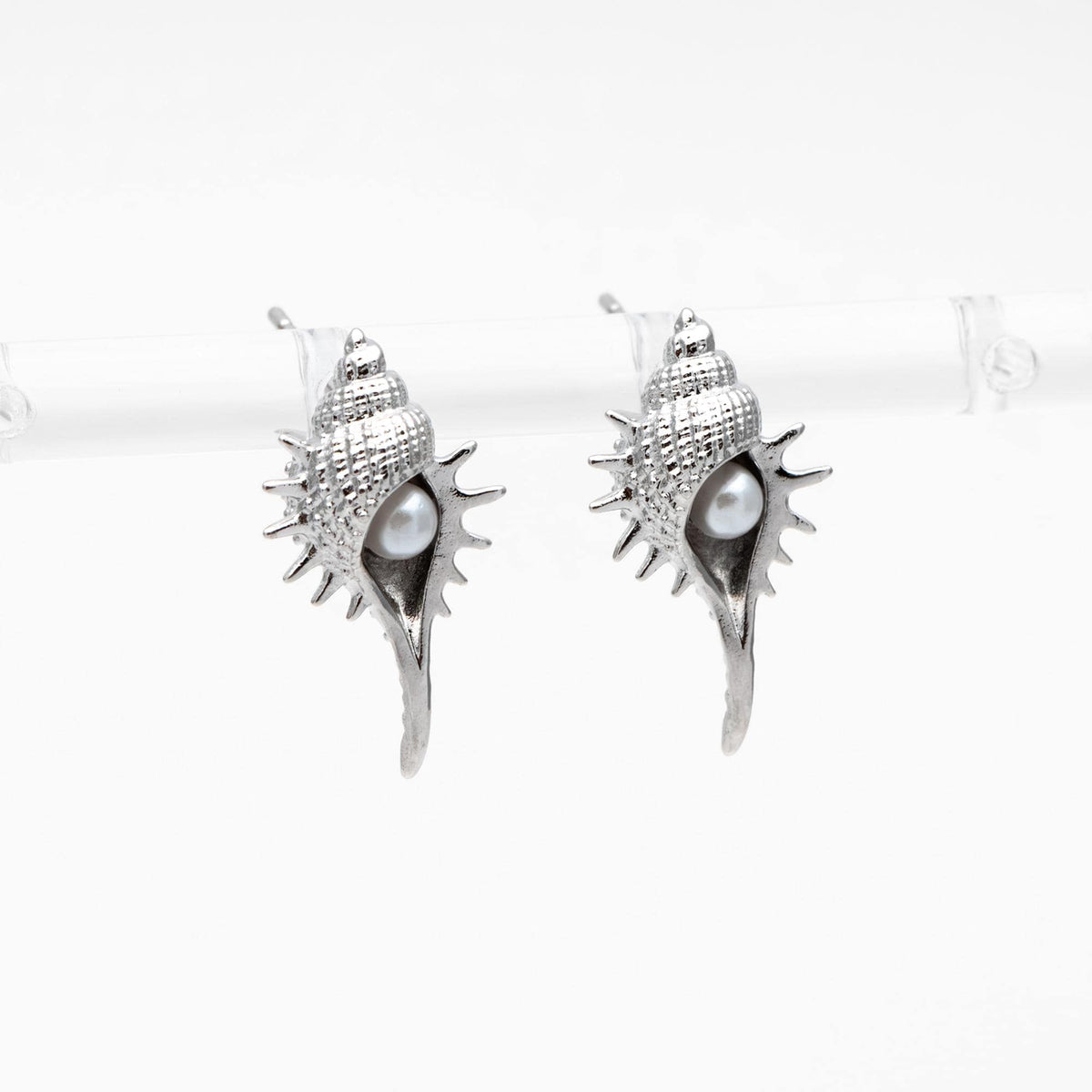 4pcs Faux Pearl Pave Gold/ Silver Tone Shell Earrings, Gold/ Rhodium plated Brass Seashell Stud Earrings (GB-4652)