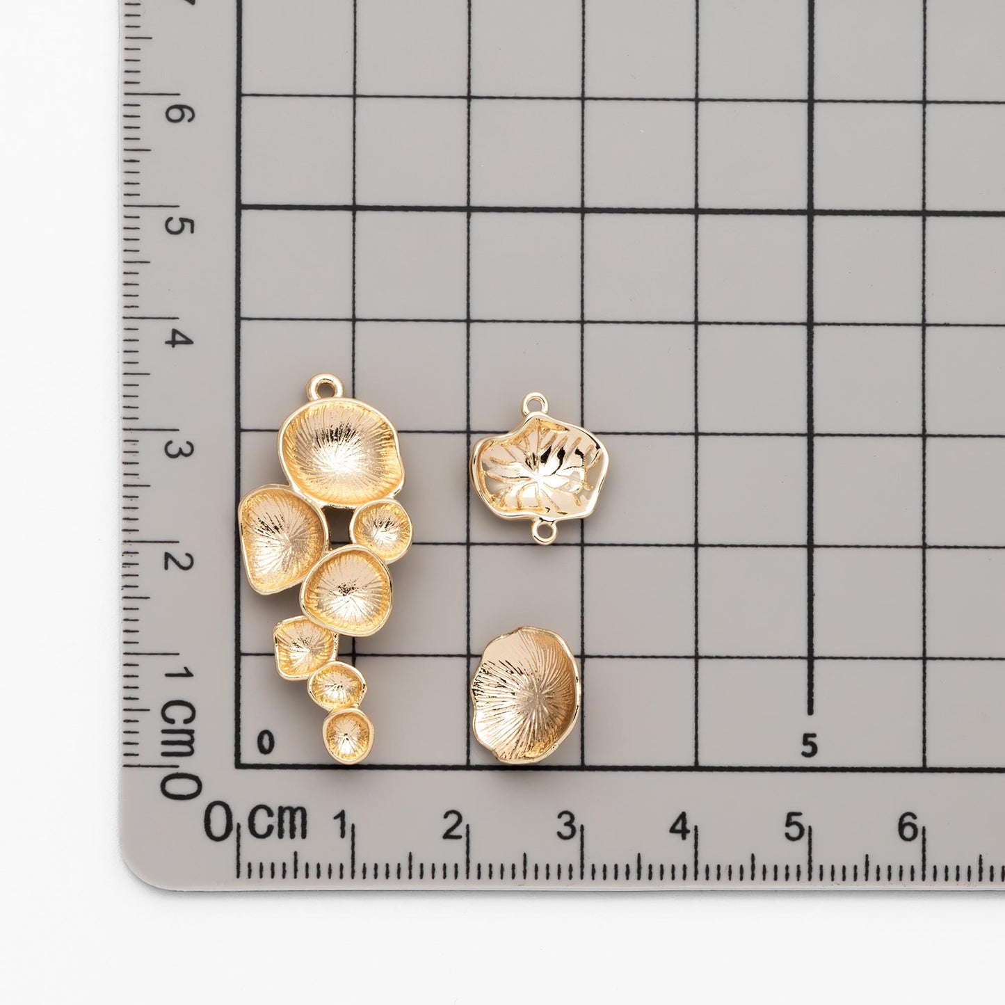 10pcs Gold Lotus Leaf Connectors, 18K Gold plated Brass, Lotus Leaves Charm Connectors (GB-3076)