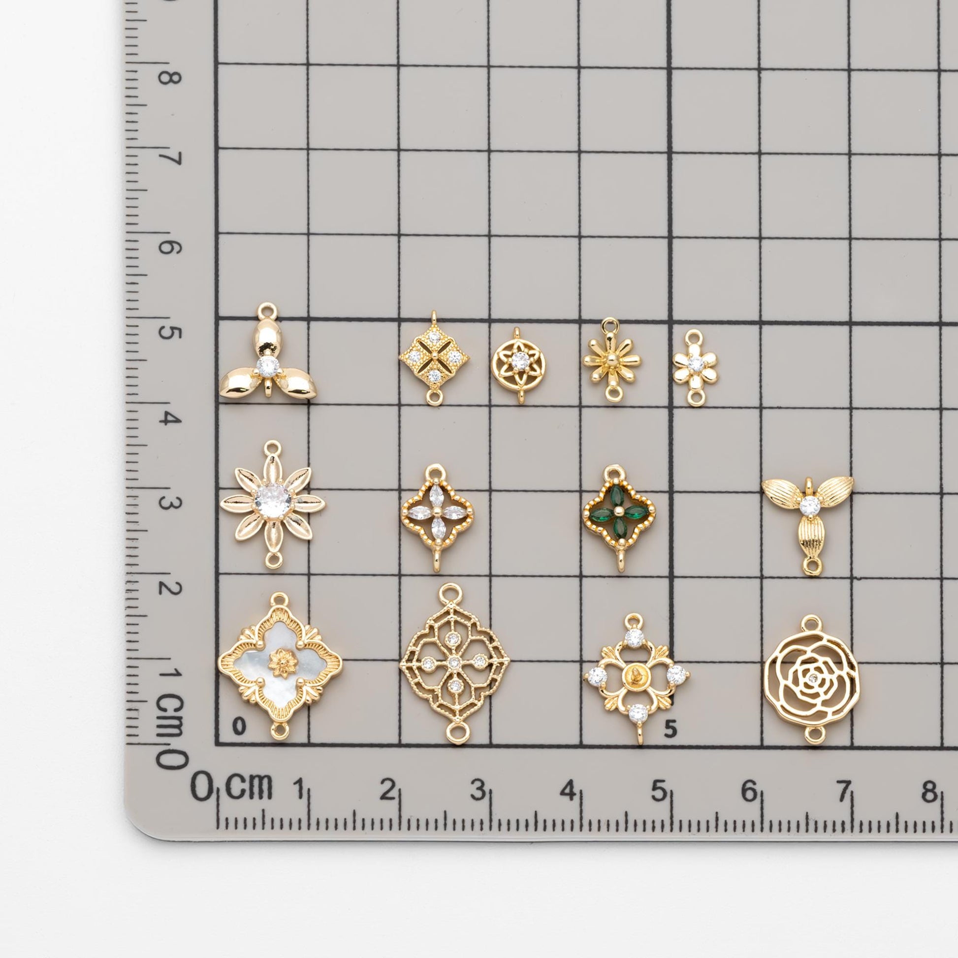 10pcs Gold Flower Charms , 18K Gold plated Brass, Floral Connector Pendants (GB-3780)
