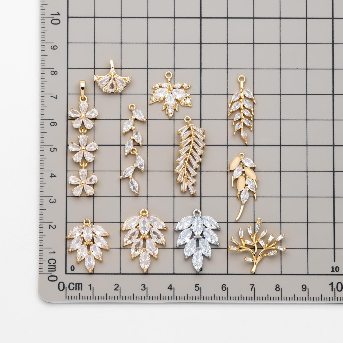 4pcs CZ pave Gold/ Silver Tone Leaf Charms, Leaf Pendants, Earring Findings, Jewelry Making, Jewelry Supplies (GB-3037)