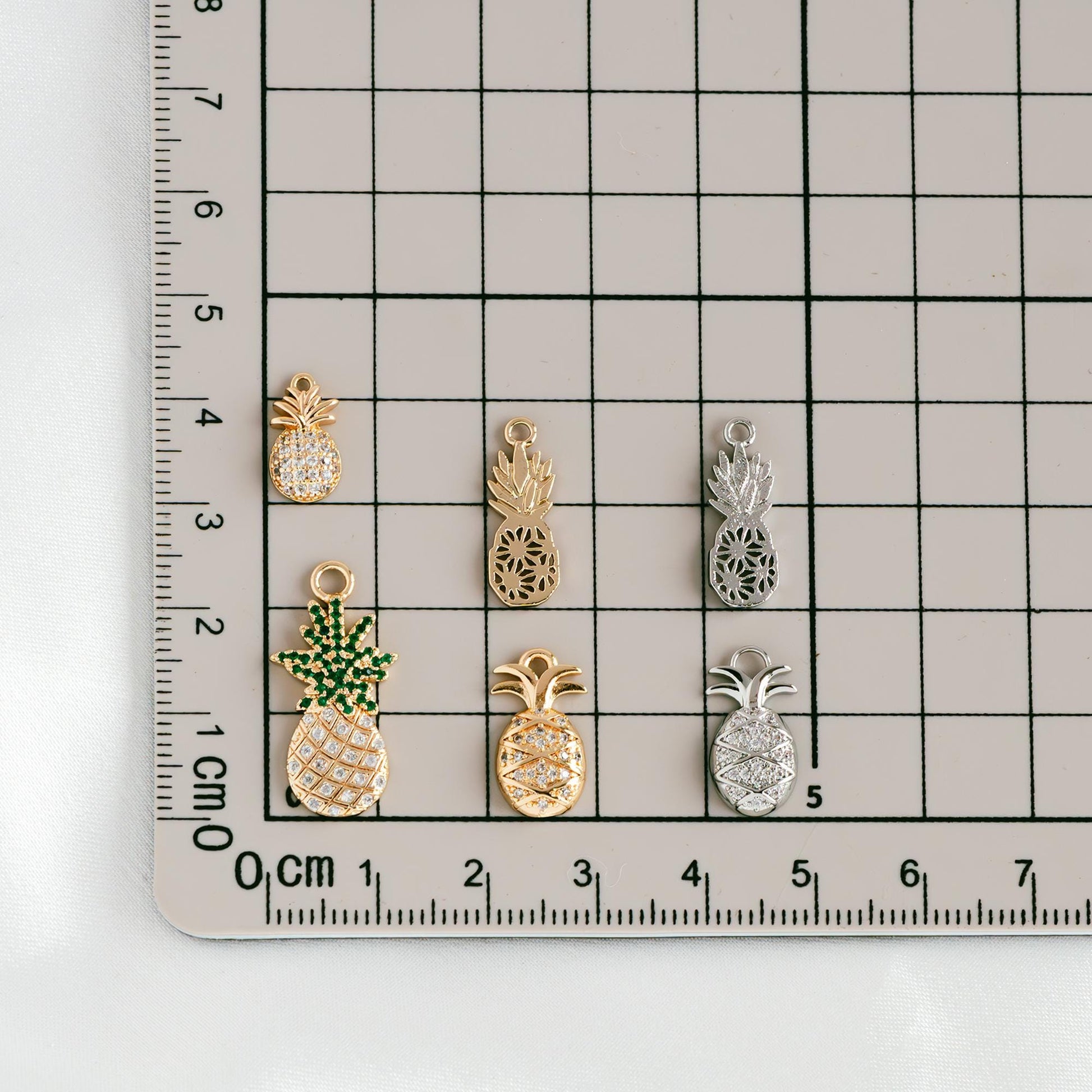 4pcs Gold/ Silver Tone Pineapple Charms , 18K Gold/ Rhodium plated Brass Pineapple Pendants (GB-4095)