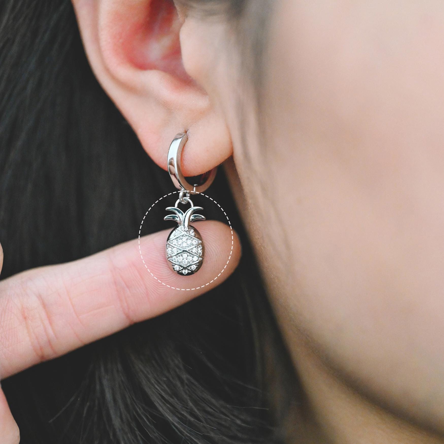 4pcs Gold/ Silver Tone Pineapple Charms , 18K Gold/ Rhodium plated Brass Pineapple Pendants (GB-4095)