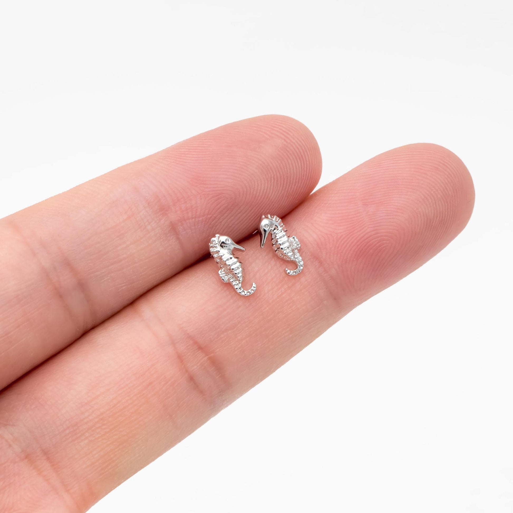 10pcs Gold/ Silver Sea Horse Earrings, 18K Real Gold/ Rhodium plated Brass, Cute Ocean Stud Earrings (GB-4640)