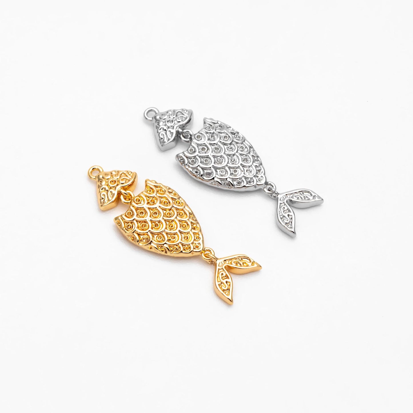 4pcs Gold/ Silver Tone Fish Charms, Gold/ Rhodium Plated Brass, Fish Pendants (GB-2936-C)
