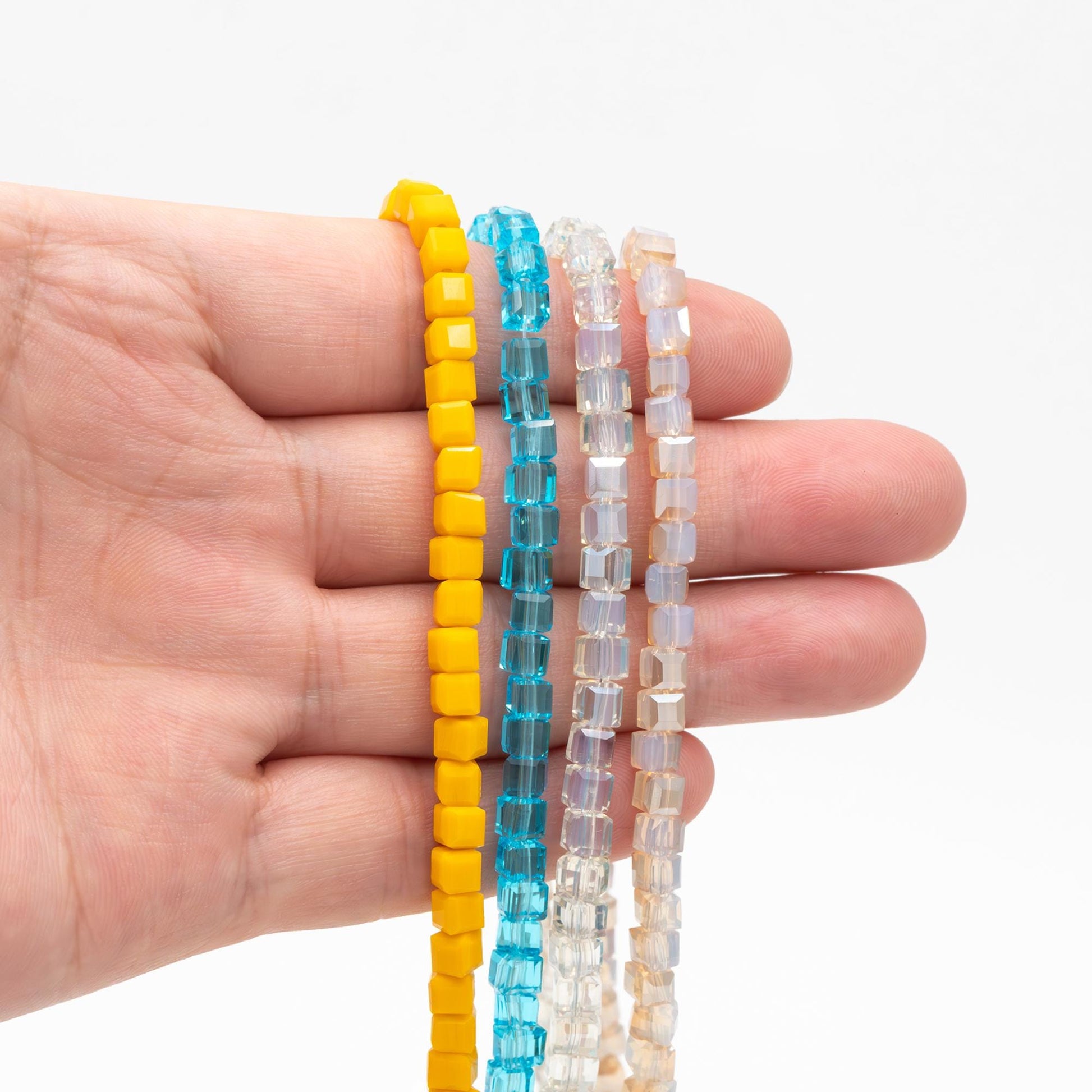 95pcs Cube Crystal Glass Faceted Beads 4mm, (FZ-04)