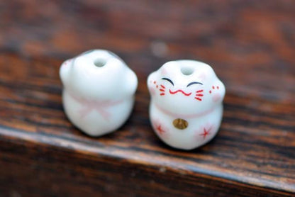 10 beads- Porcelain Lucky Cat beads 15mm, Ceramic Maneki Neko, Drilled with hole, (TC-149)