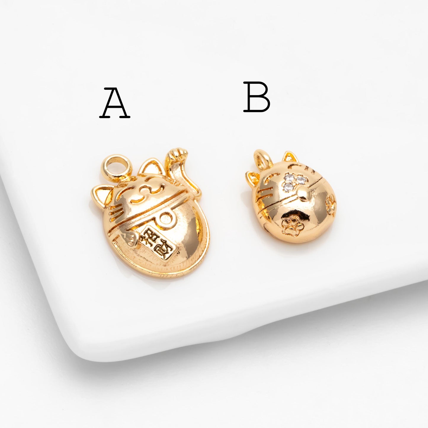 10pcs Gold plated Brass Cat Charms, Lucky Cat Maneki Neko Pendants (GB-2431)