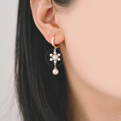 4pcs CZ Pave Snowflake Charms, Rhinestone Flower Connectors, Real Gold plated Brass Findings (GB-3486)