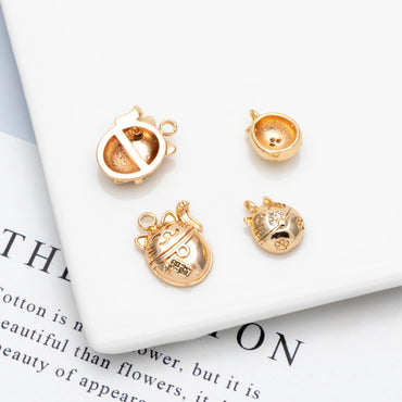 10pcs Gold plated Brass Cat Charms, Lucky Cat Maneki Neko Pendants (GB-2431)