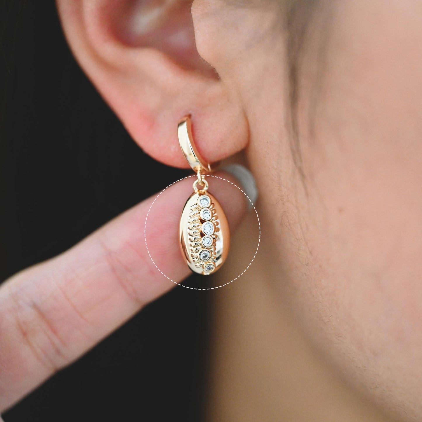 10pcs Gold/ Silver tone Seashell Charms , 18K Gold/ Rhodium plated Brass, Dainty Shell Dangle Pendants (GB-2680)