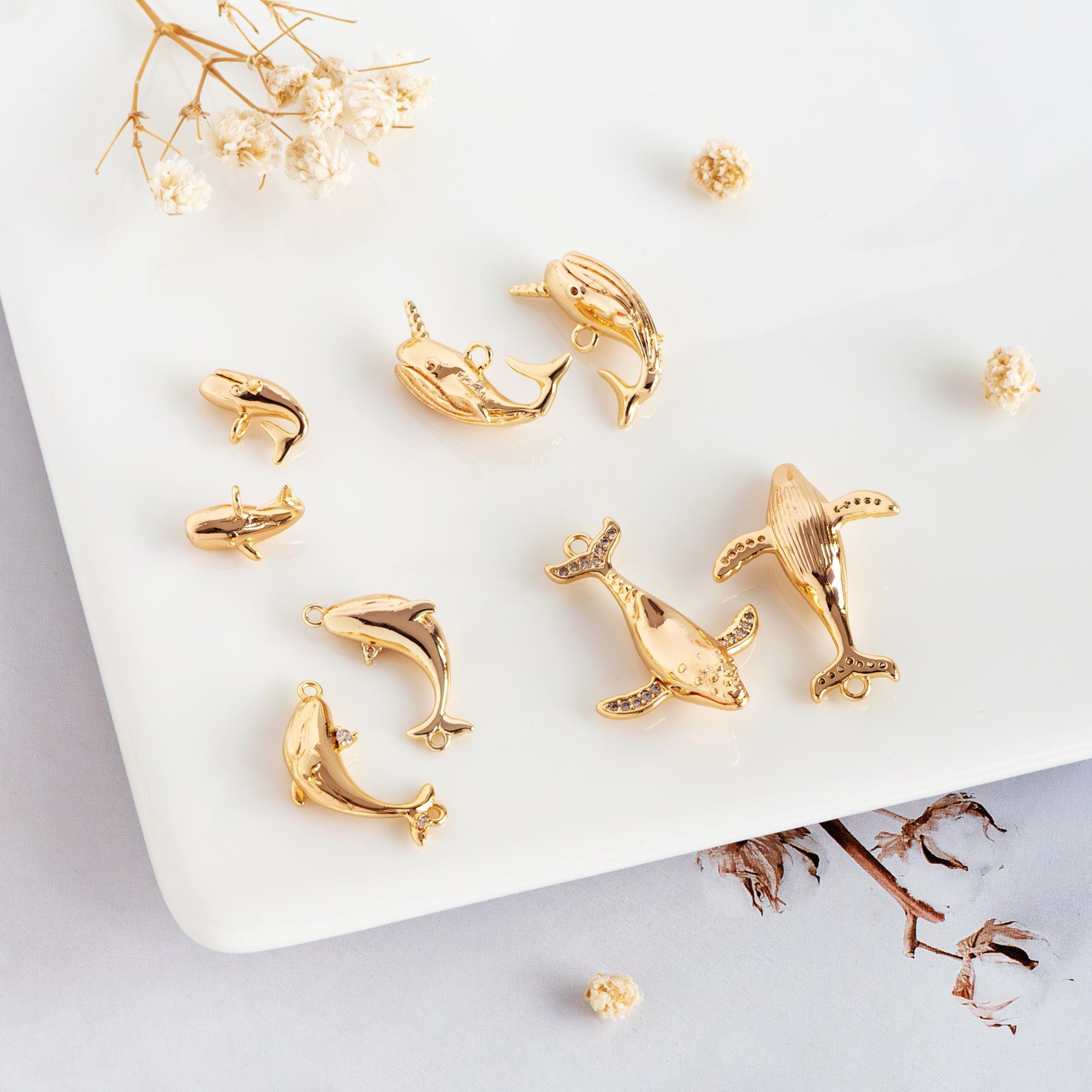4pcs CZ Pave Gold Whale charm, 18K Real Gold plated Brass, 3D Whale Charm, Whale pendant (GB-2560)
