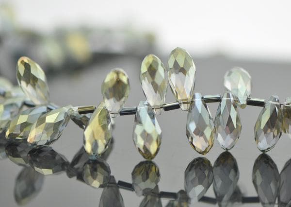 78 beads Teardrop Crystal Faceted beads 17x8mm, Sparkly Glass Briolette, Olivine- (HS-16-4)