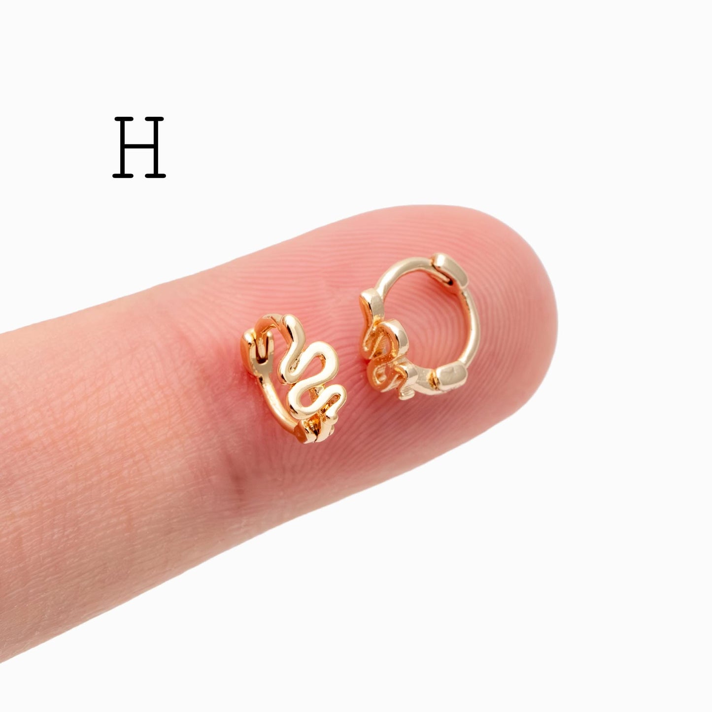 4pcs Gold Tiny Cartilage Hoop Earrings, Tragus Hoop, Rook Hoop, Helix Hoop, Cartilage Hoop, Cartilage Clicker Hoop (GB-3474)