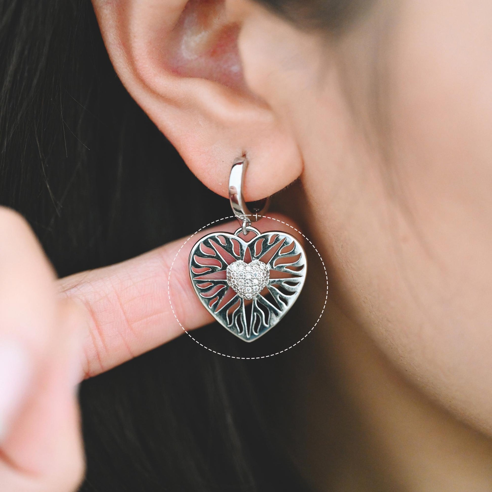 4pcs Gold/ Silver Tone Heart Pendants, 18K Gold/ Rhodium plated Brass, Dainty Heart Charms (GB-1964)