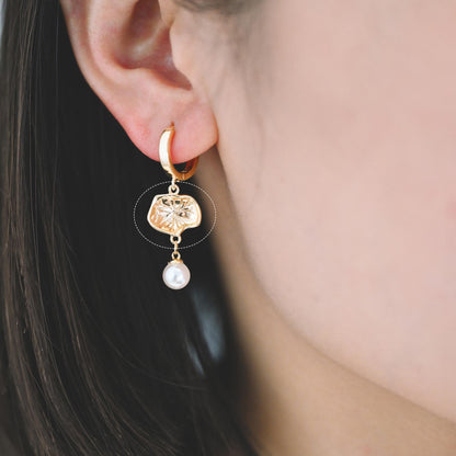 10pcs Gold Lotus Leaf Connectors, 18K Gold plated Brass, Lotus Leaves Charm Connectors (GB-3076)