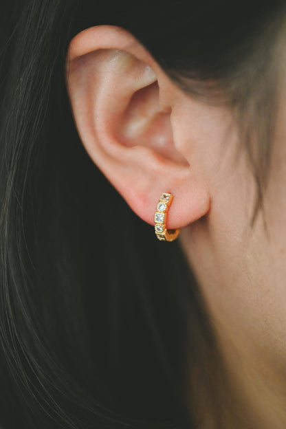 4pcs CZ Pave Gold/ Rhodium plated Hoop Earrings, Dainty Round Huggie Earrings, Minimalist Circle Earring (GB-3826)