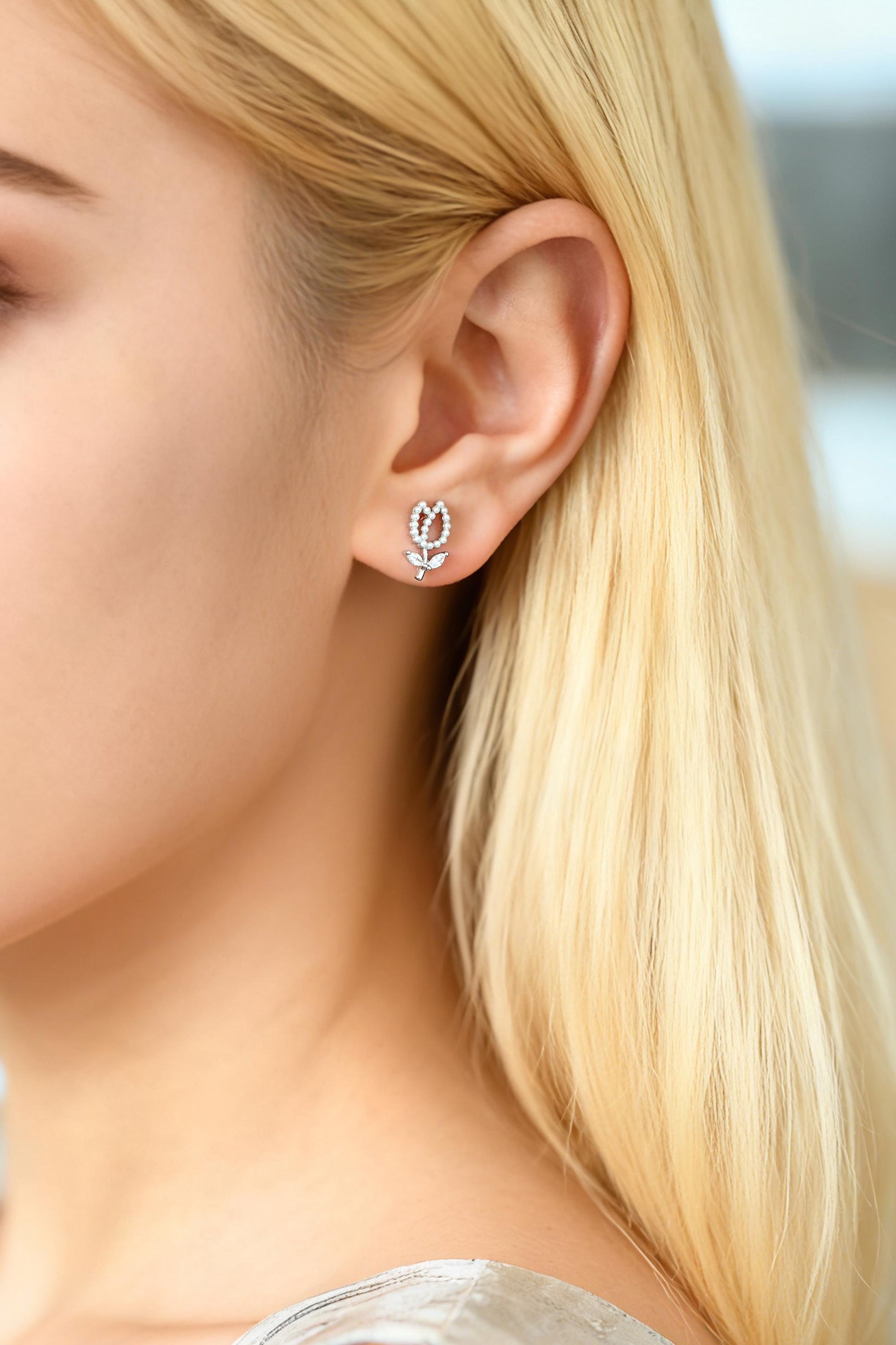 4pcs Gold/ Silver Faux Pearl Earrings, 18K Real Gold/ Rhodium Plated Brass, Dainty Stud Earring (#GB-4682)