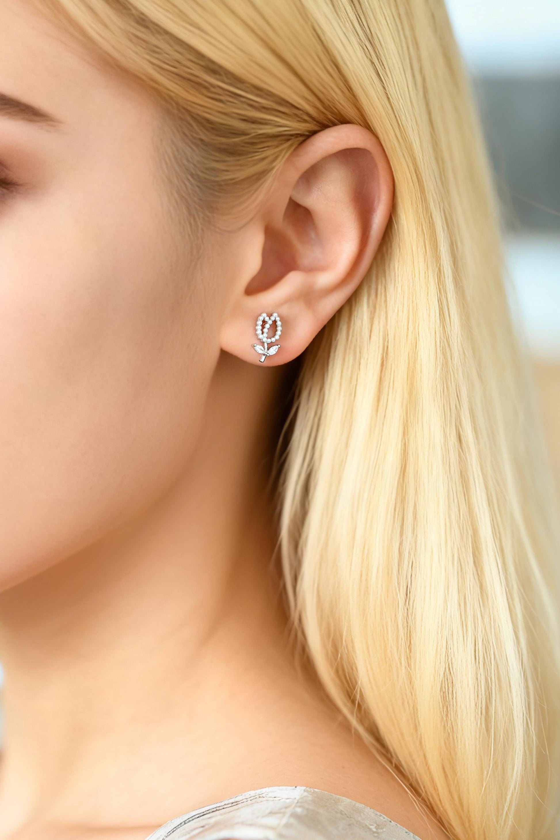 4pcs Gold/ Silver Faux Pearl Earrings, 18K Real Gold/ Rhodium Plated Brass, Dainty Stud Earring (#GB-4682)