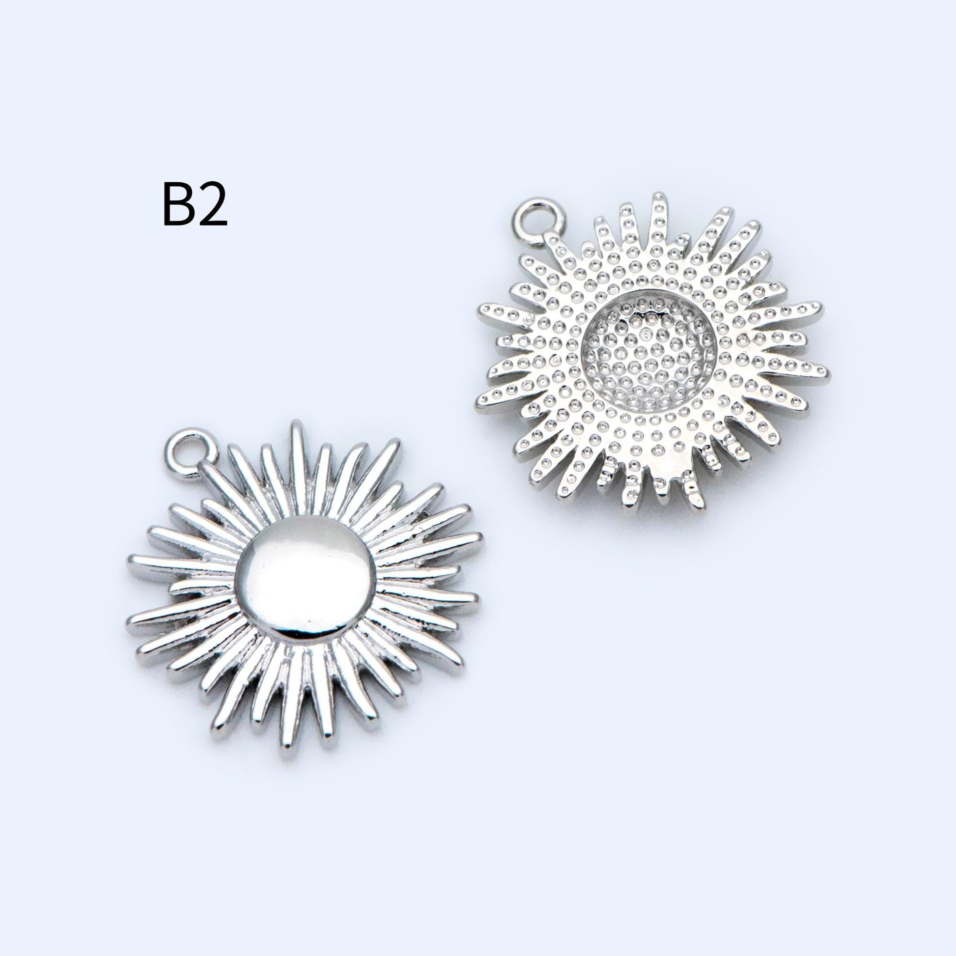 4pcs Gold Sun Charms , 18K Gold plated Brass, Sun Pendants Wholesale (GB-1311)