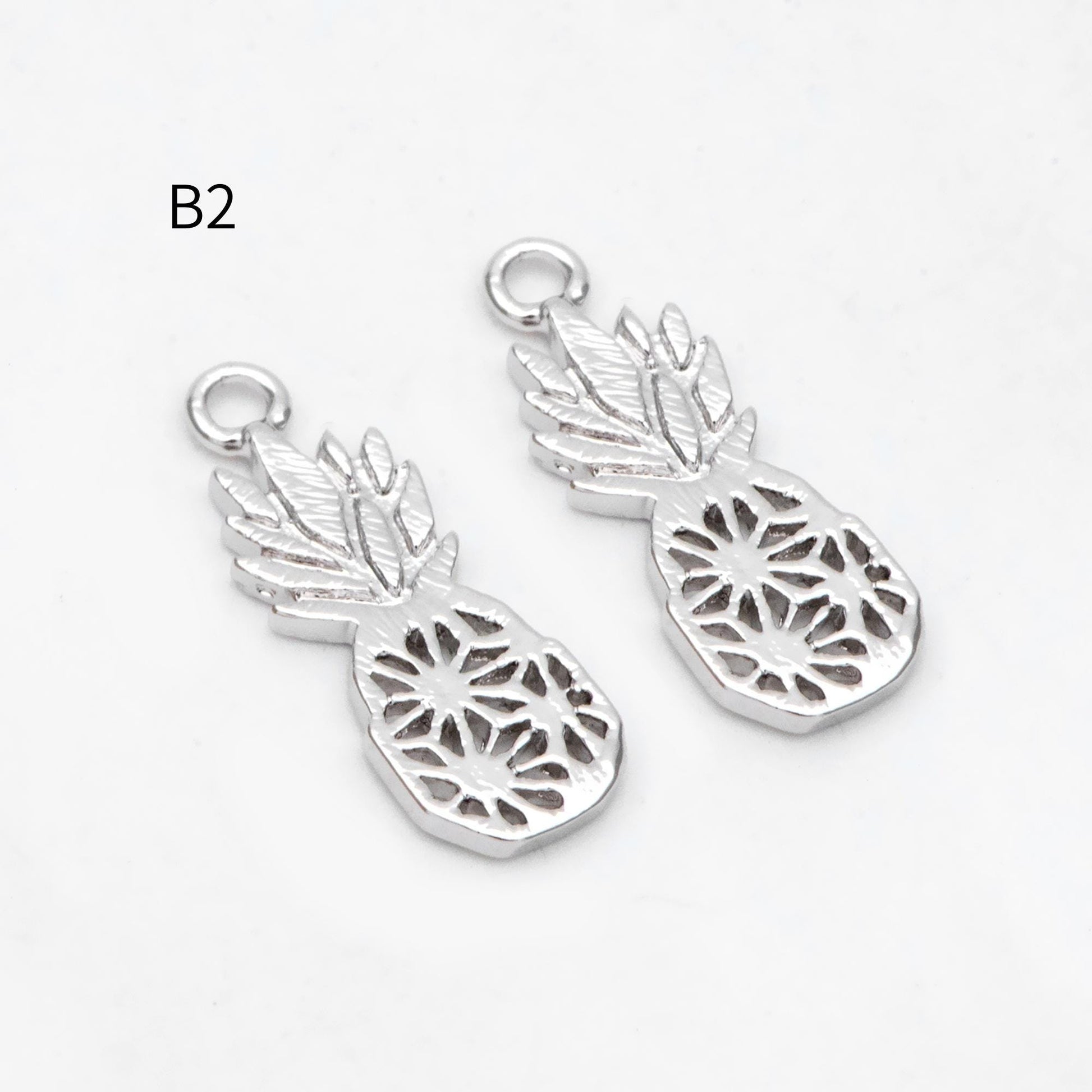 4pcs Gold/ Silver Tone Pineapple Charms , 18K Gold/ Rhodium plated Brass Pineapple Pendants (GB-4095)