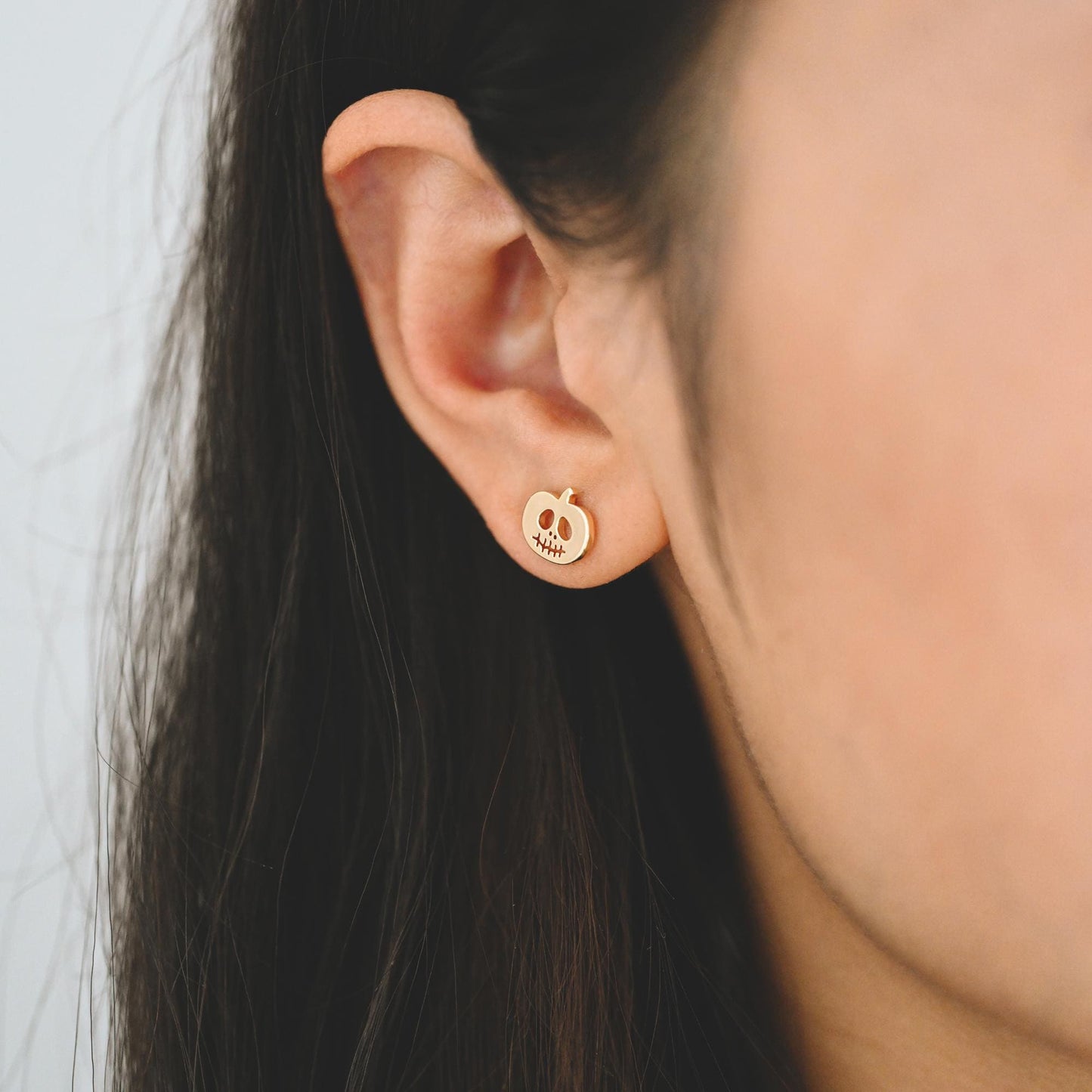 10pcs Gold Halloween Earrings , Gold Plated Brass Ghost Stud Earrings (GB-3312)